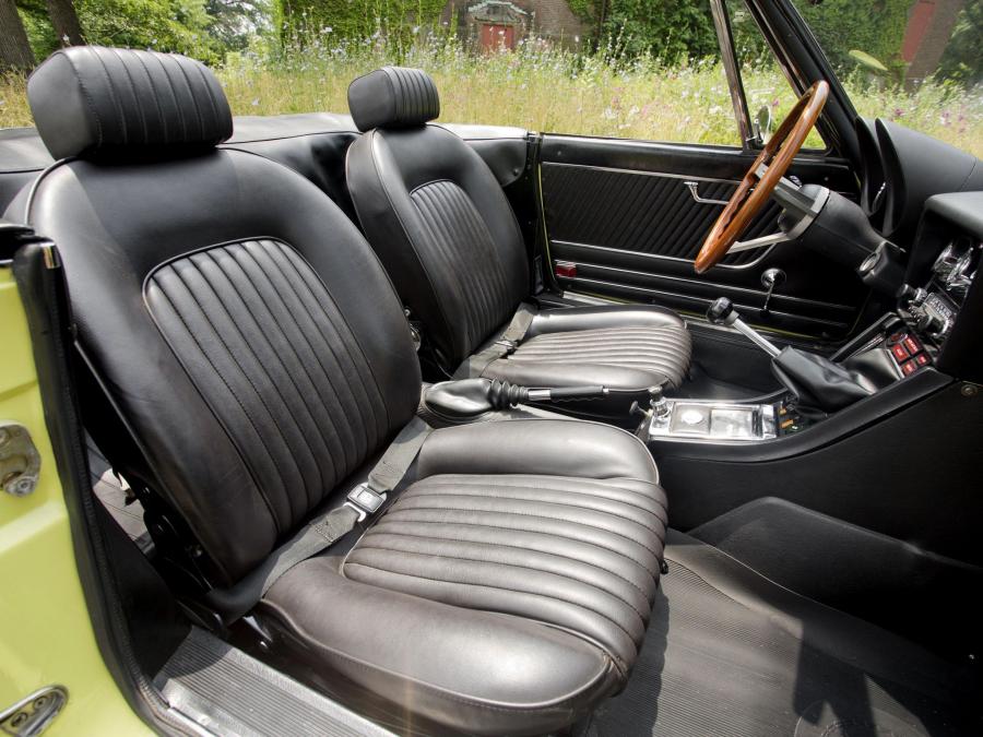 Интерьер Alfa Romeo 2000 Spider Veloce (115) 1971 года  (NA) (фото 5 из 15)
